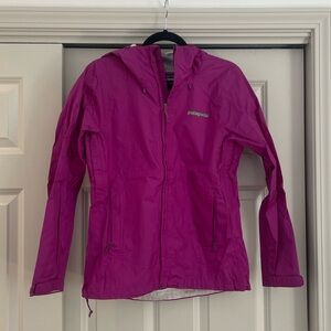 Women’s Patagonia rain coat